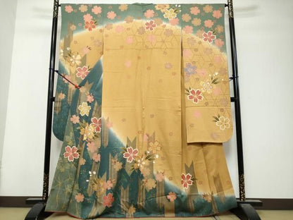 平和屋着物●豪華振袖　駒刺繍　舞花文　暈し染め　金彩　正絹　逸品　DABK0959ud