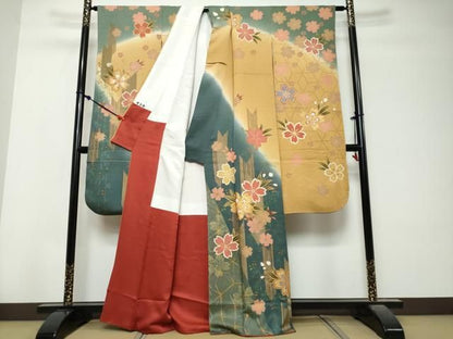 平和屋着物●豪華振袖　駒刺繍　舞花文　暈し染め　金彩　正絹　逸品　DABK0959ud