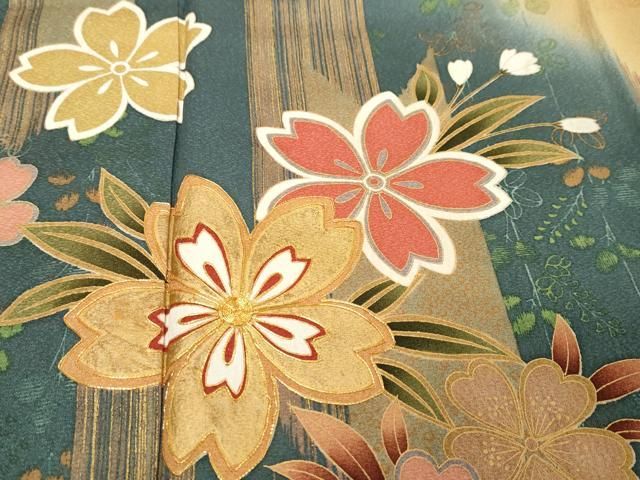 平和屋着物●豪華振袖　駒刺繍　舞花文　暈し染め　金彩　正絹　逸品　DABK0959ud
