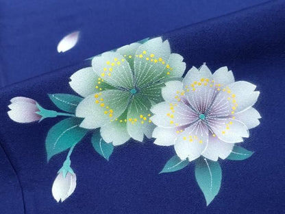 平和屋着物●豪華振袖　花蝶文　暈し染め　金彩　正絹　逸品　DABK0966ud