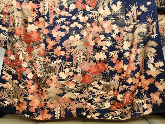 平和屋着物●豪華振袖　駒刺繍　流水草花文　金彩　正絹　逸品　DABK0969ud