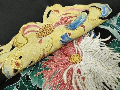 平和屋着物●豪華黒留袖　作家物　刺繍　洋花文　金彩　正絹　逸品　DABK0972ud