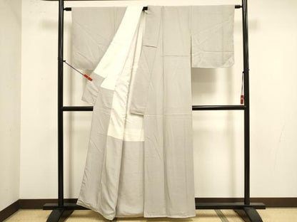 平和屋着物●上質な色無地　霞地紋　白鼠色　正絹　逸品　未使用　DABK2081op