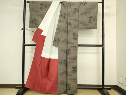 平和屋着物●本場大島紬　9マルキ　舞蝶芝草文　正絹　逸品　DABK2129op