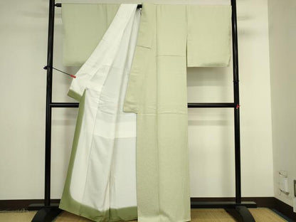平和屋着物●上質なお召　葡萄唐草地紋　若芽色　正絹　逸品　未使用　DABK2384op