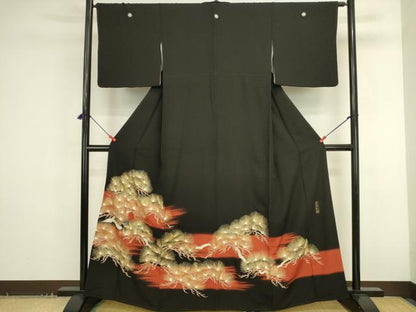 平和屋着物●豪華黒留袖　㕦具刺繍　松葉文　暈し染め　金糸　正絹　逸品　DABK2722op