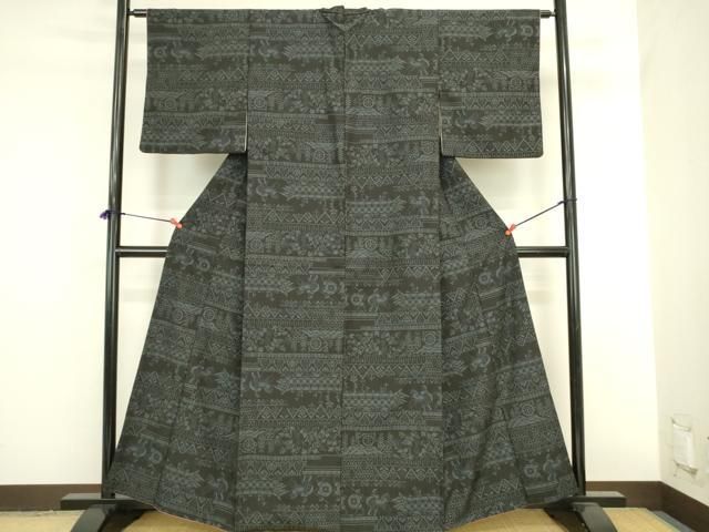 平和屋着物●本塩沢　110亀甲　横段エジプト花文　正絹　逸品　DABK2868op