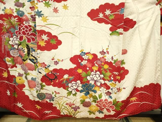 平和屋着物▼豪華振袖　駒刺繍　牡丹　花車文　金彩　正絹　逸品　DABK2917op