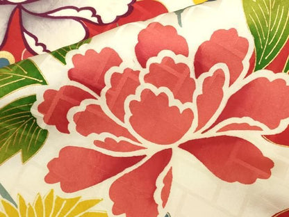 平和屋着物▼豪華振袖　駒刺繍　牡丹　花車文　金彩　正絹　逸品　DABK2917op