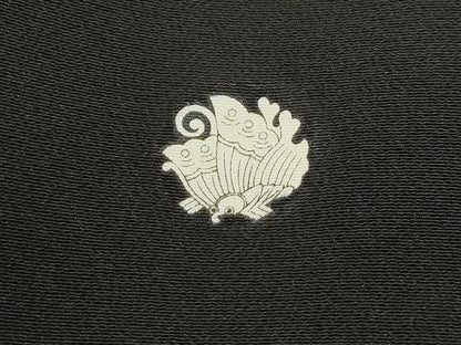 平和屋着物■豪華黒留袖　作家物　駒刺繍　地紙花鳥文　宝尽くし　暈し染め　金彩　正絹　逸品　DABK3012qa