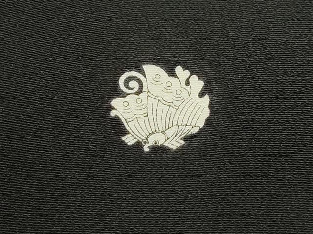 平和屋着物■豪華黒留袖　作家物　駒刺繍　地紙花鳥文　宝尽くし　暈し染め　金彩　正絹　逸品　DABK3012qa