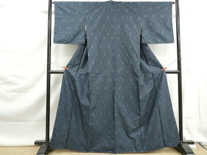 平和屋着物■本場村山大島紬　亀甲花文　正絹　逸品　未使用　DABK3073qa