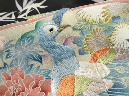 平和屋着物■豪華黒留袖　刺繍　地紙孔雀花文　牡丹　金糸　正絹　逸品　DABK3160qa