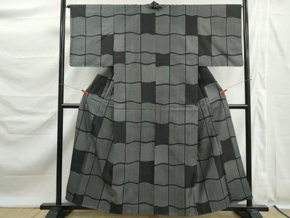 平和屋着物■本場大島紬　7マルキ　格子文　正絹　逸品　DABK6305qa