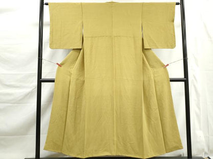平和屋着物■上質な色無地　刈安色　お召縮緬　正絹　逸品　DABK6317qa