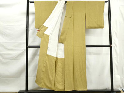 平和屋着物■上質な色無地　刈安色　お召縮緬　正絹　逸品　DABK6317qa