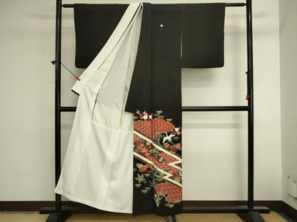 平和屋着物■豪華黒留袖　駒刺繍　飛鶴吉祥花文　松竹梅　金彩　正絹　逸品　DABK6533ya