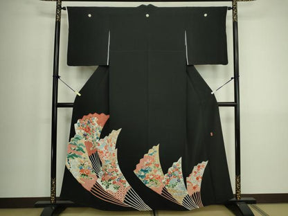 平和屋着物■豪華黒留袖　友禅　作家物　扇面花松文　正絹　逸品　DABK6850ya