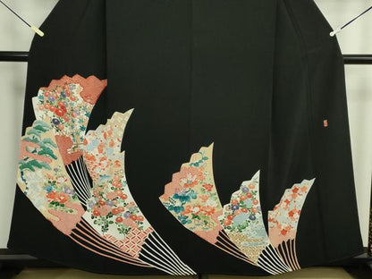 平和屋着物■豪華黒留袖　友禅　作家物　扇面花松文　正絹　逸品　DABK6850ya