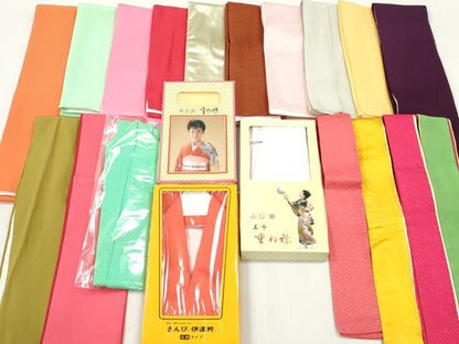 平和屋着物▼和装小物　重ね衿・伊達衿　まとめて20点　紗綾形　麻の葉文様　菊　草花文　檜垣文　金糸　未使用品あり　逸品　DABK7101xg