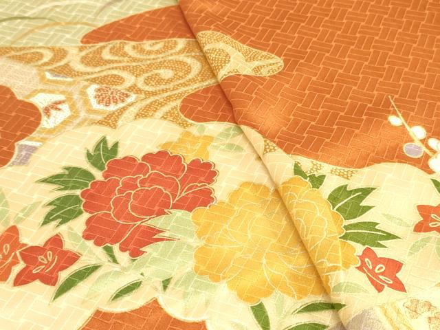 平和屋着物▼付下げ　反物　着尺　駒刺繍　亀甲草花文　金彩　十日町織物謹製　逸品　未使用　DABK9152zy