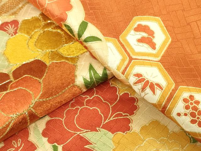 平和屋着物▼付下げ　反物　着尺　駒刺繍　亀甲草花文　金彩　十日町織物謹製　逸品　未使用　DABK9152zy