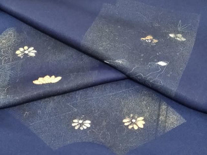 平和屋着物▼端切れ　ハギレ　リメイク　解き反物　裁断済み　刺繍　雪輪草花文　金彩　逸品　DABK9329zy