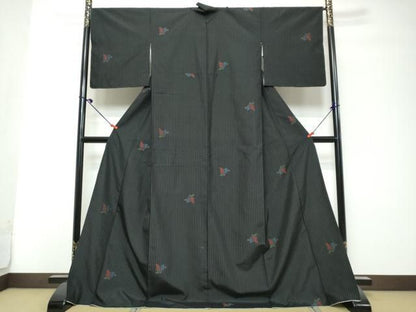 平和屋着物●上質な紬　舞蝶文　ロング丈　正絹　逸品　DABL1031ud