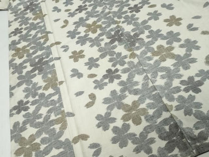 平和屋着物●上質な紬　舞桜文　正絹　逸品　DABL1075ud