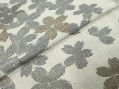 平和屋着物●上質な紬　舞桜文　正絹　逸品　DABL1075ud