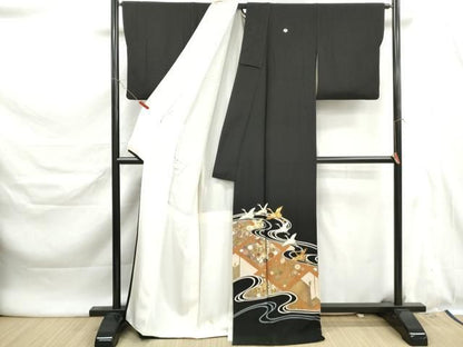 平和屋着物■豪華黒留袖　作家物　駒刺繍　流水群鶴文　正絹　逸品　DABL3030qa