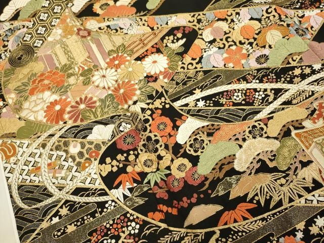 平和屋着物●豪華黒留袖　作家物　総刺繍　絵巻御所車宝尽くし花文　金銀糸　正絹　逸品　DABL3530du