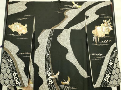 平和屋着物●豪華振袖　絞り　御所車飛鶴花文　黒地　金彩　さが美扱い　正絹　逸品　DABL9015op
