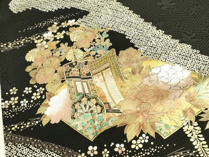 平和屋着物●豪華振袖　絞り　御所車飛鶴花文　黒地　金彩　さが美扱い　正絹　逸品　DABL9015op