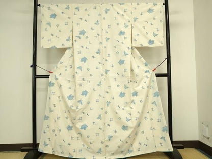 平和屋着物●上質な紬　舞蝶花文　正絹　逸品　DABL9058op
