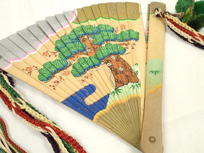 平和屋本店■和装小物　檜扇　十ニ単用　扇子　手描き　松竹梅　平安装束　六色飾り紐　糸花付き　逸品　DZAA11501kh5