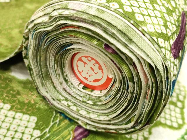 平和屋本店●極上　創業460年・千總　小紋　反物　着尺　霞花松文　金彩　三越扱い　タグ付き　逸品　未使用　DZAA11686kh6