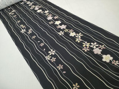 平和屋着物●極上　小紋　反物　着尺　千八唐織　桜間道　黒地　逸品　未使用　DZAA12189kh6