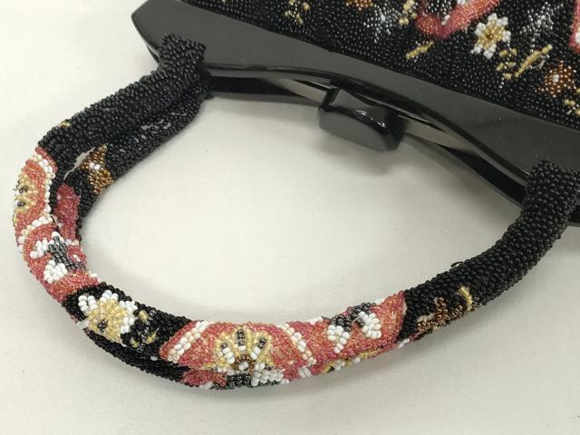 平和屋着物●極上　和装小物　和装バッグ　ビーズバッグ　亀甲花文　持ち手付き　がま口　レトロ　逸品　DZAA12257kh6