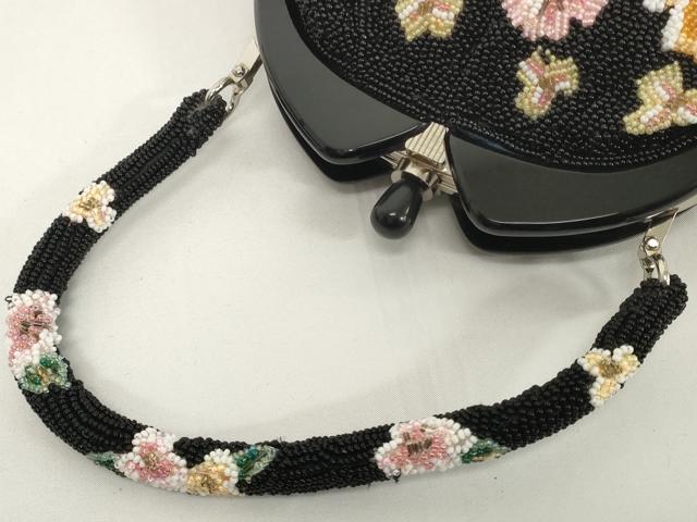 平和屋着物●極上　和装小物　和装バッグ　ビーズバッグ　黒ビーズ　薔薇　持ち手付き　がま口　レトロ　逸品　DZAA12266kh6