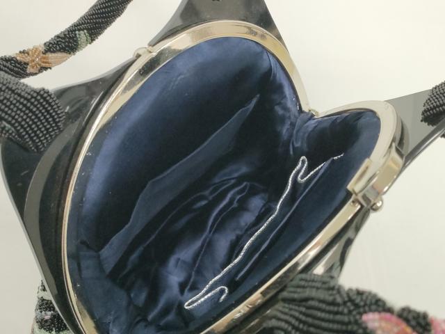 平和屋着物●極上　和装小物　和装バッグ　ビーズバッグ　黒ビーズ　花尽し　持ち手付き　がま口　レトロ　逸品　DZAA12267kh6
