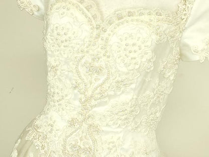 平和屋本店●極上　ウェディングドレス　婚礼　結婚式　披露宴　花嫁　演奏会　発表会　レース　ビーズ　チュール　逸品　DZAA12372kh6