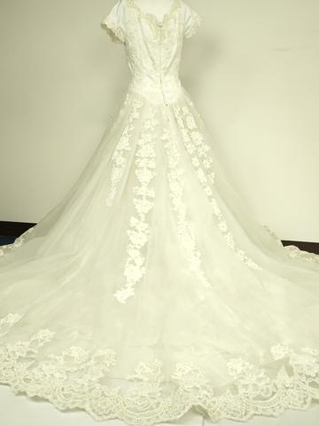 平和屋本店●極上　ウェディングドレス　婚礼　結婚式　披露宴　花嫁　演奏会　発表会　レース　ビーズ　チュール　逸品　DZAA12372kh6