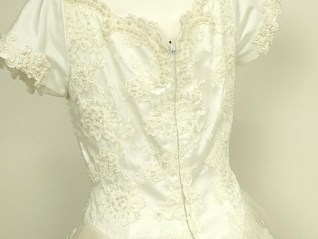 平和屋本店●極上　ウェディングドレス　婚礼　結婚式　披露宴　花嫁　演奏会　発表会　レース　ビーズ　チュール　逸品　DZAA12372kh6
