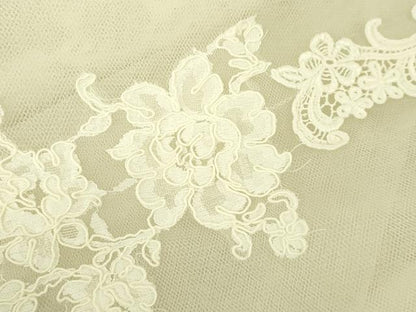 平和屋本店●極上　ウェディングドレス　婚礼　結婚式　披露宴　花嫁　演奏会　発表会　レース　ビーズ　チュール　逸品　DZAA12372kh6