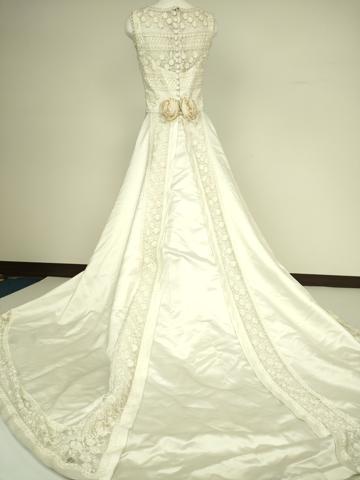 平和屋本店●極上　ウェディングドレス　婚礼　結婚式　披露宴　花嫁　演奏会　発表会　LORETTA　レース　刺繍　逸品　DZAA12377kh6