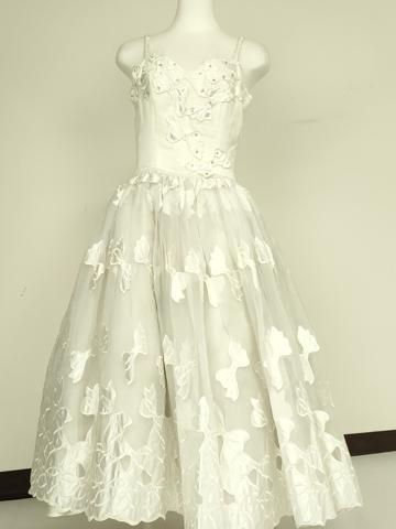 平和屋本店●極上　ウェディングドレス　婚礼　結婚式　披露宴　花嫁　ビーズ　ラインストーン　刺繍　チュール　逸品　DZAA12391kh6