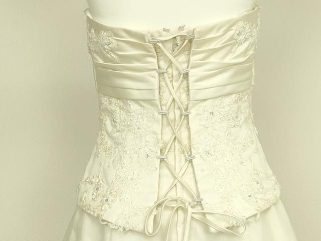 平和屋本店●極上　ウェディングドレス　婚礼　結婚式　披露宴　花嫁　リボン　ビーズ　レース　チュール　逸品　DZAA12400kh6
