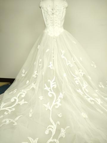 平和屋本店●極上　ウェディングドレス　婚礼　結婚式　披露宴　花嫁　ORNER　ビーズ　レース　刺繍　チュール　逸品　DZAA12427kh6