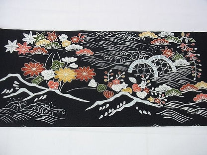 平和屋本店■極上　九寸名古屋帯　銀座越後屋　駒刺繍　型染　風景吉祥花文　鬼しぼ縮緬　黒地　逸品　未使用　DZAA1251kh4 - 平和屋